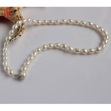 Collier de perles baroques blancs 8-9mm